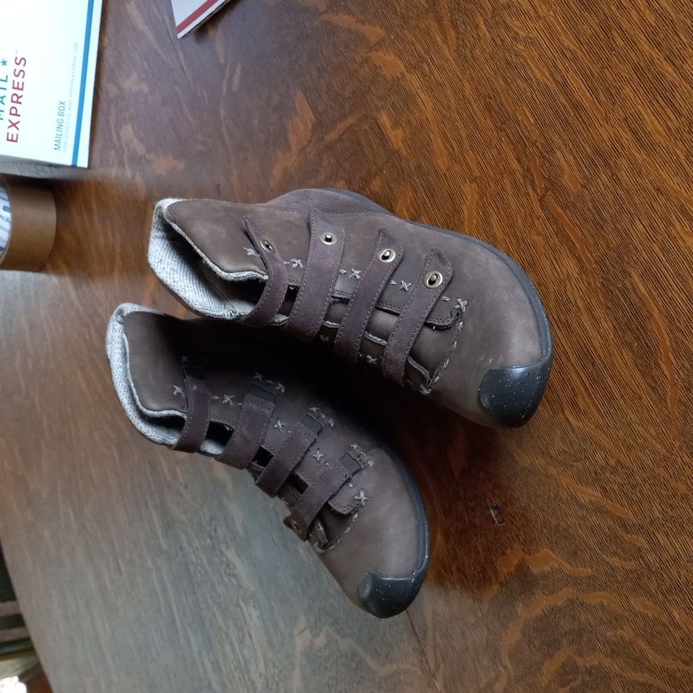 Timberland Brown size 7.5 leather buckle boots